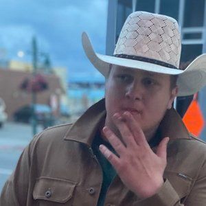 Meet your Posher, Nicholas